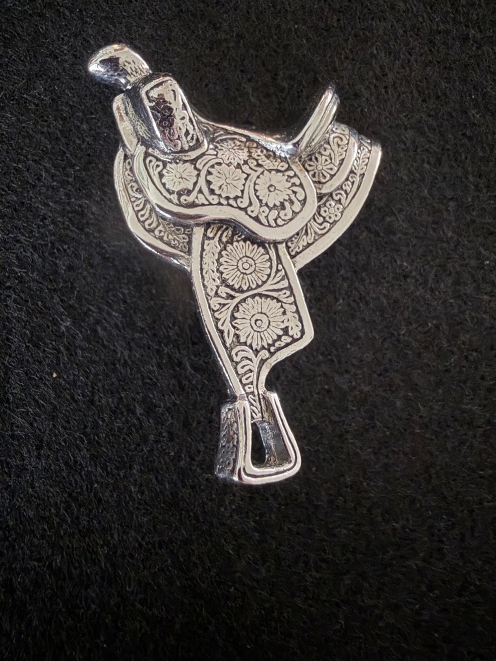 Western saddle bolo tie clip